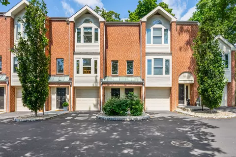 10 Pine Brook Ln #10, Darien, CT 06820