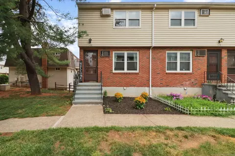 120 Blackstone Vlg #120, Meriden, CT 06450