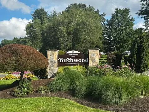 27 Crows Nest Ln #17N, Danbury, CT 06810