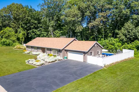 106 Orchard Hill Dr, Windsor Locks, CT 06096