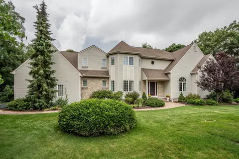 39 Tania Dr, Manchester, CT 06040