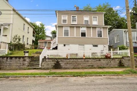 28 W High St, New London, CT 06320