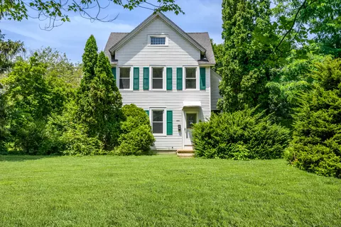 696 High St, Naugatuck, CT 06770