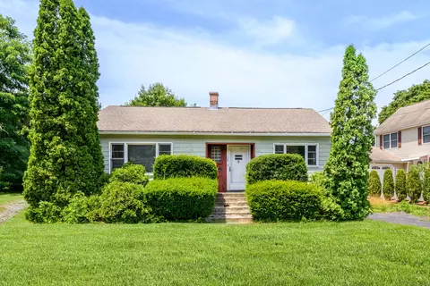 704 High St, Naugatuck, CT 06770