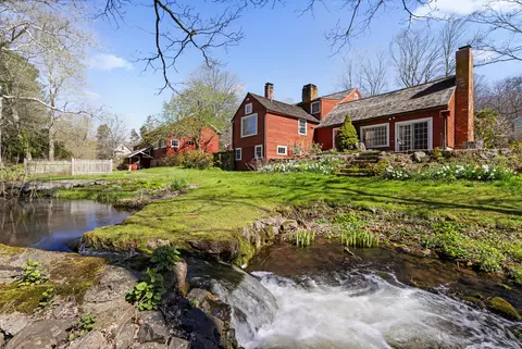40 North St, North Branford, CT 06471