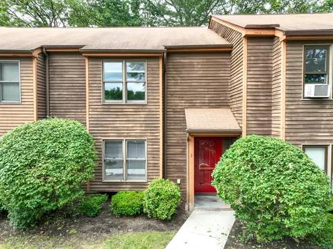 10 Cianci Ave #9, Plainville, CT 06062