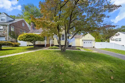 34 Oneida St, New Britain, CT 06053