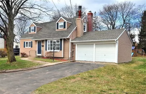 40 Mark St, Bristol, CT 06010 photo 1