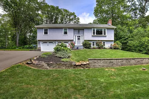 662 Booth Hill Rd, Trumbull, CT 06611
