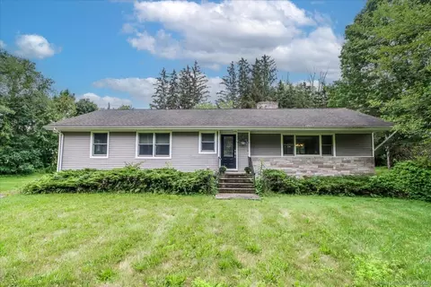 129 Russell Ave, Orange, CT 06477