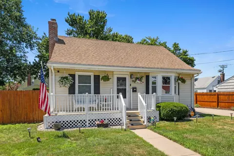 90 Deerfield Dr, Manchester, CT 06040