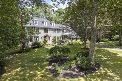 134 Kingswood Dr, Avon, CT 06001