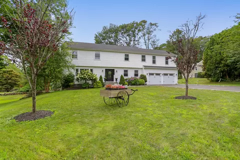 21 October Ln, Trumbull, CT 06611