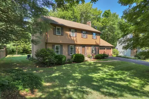 11 Paper Chase Dr, Farmington, CT 06032