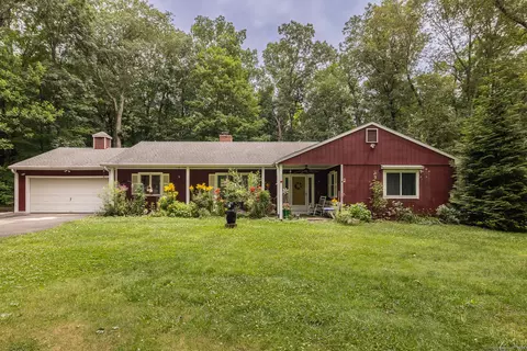 93 Kettletown Woods Rd, Southbury, CT 06488