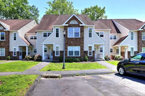 25 Janet Cir #F, Bridgeport, CT 06606