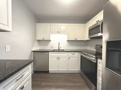 786 Heritage Vlg #D, Southbury, CT 06488