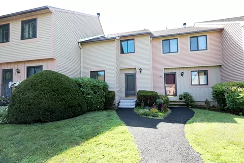 108 Greenwoods Ln #108, East Windsor, CT 06088