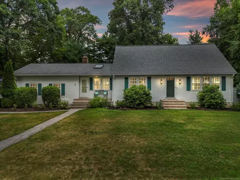 7 Lorraine Rd, Manchester, CT 06040