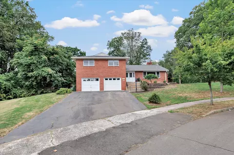 195 Whittier Rd, New Haven, CT 06515
