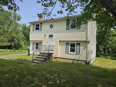 18 Sandra Dr, Bloomfield, CT 06002
