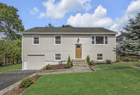 39 Cambridge Dr, Greenwich, CT 06831