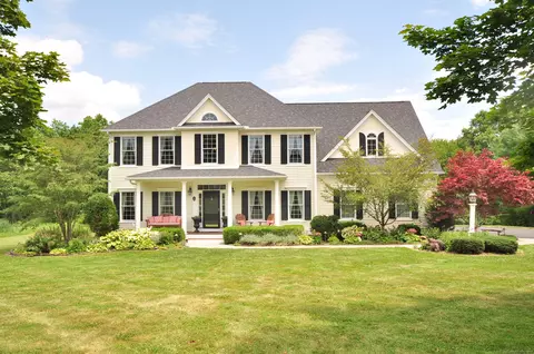 190 Shadow Pond Ln, Suffield, CT 06078