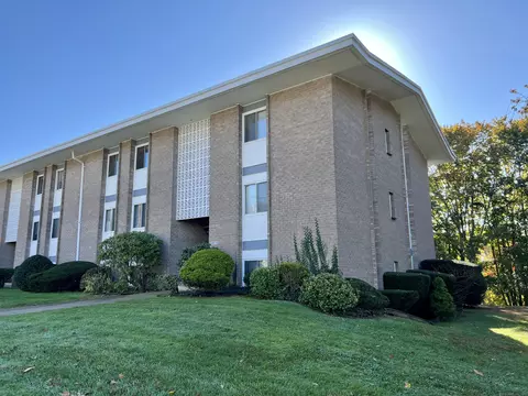 280 Gardner Ave #D4, New London, CT 06320