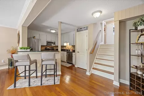 747 W Main St #F, Cheshire, CT 06410