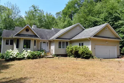 715 Pendleton Hill Rd, North Stonington, CT 06359