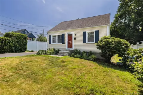 7 Melville Ave, Fairfield, CT 06825