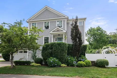 141 Veres St, Fairfield, CT 06824