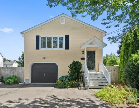 18 Dewey Ave, Milford, CT 06460