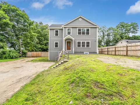 39 Beaver Brook Rd, Danbury, CT 06810