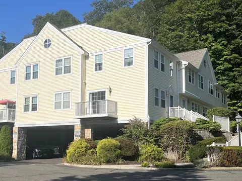 631 Danbury Rd #28, Ridgefield, CT 06877
