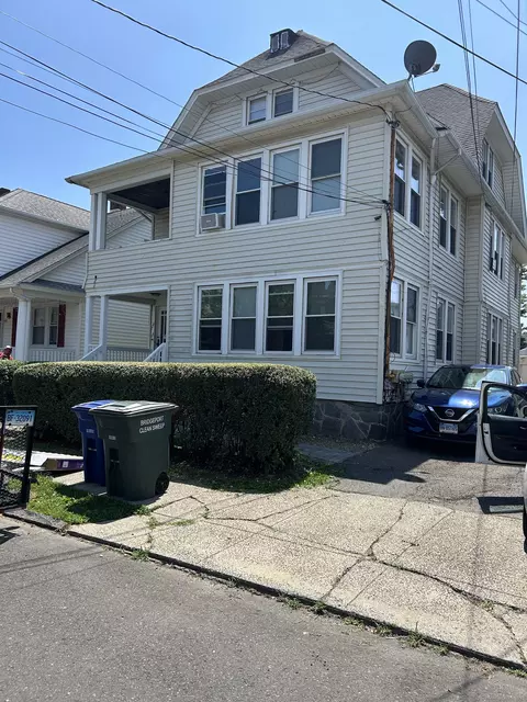 170 Livingston Pl, Bridgeport, CT 06610