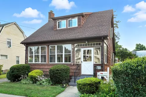 70 Glenbrook Ave, Hamden, CT 06514