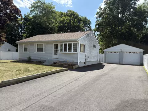 43 Hellstrom Rd, East Haven, CT 06512
