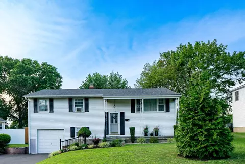 44 Arrowhead Dr, Newington, CT 06111