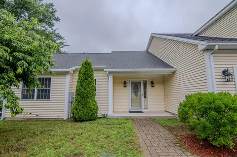18 Isabellas Pl #18, Killingly, CT 06239