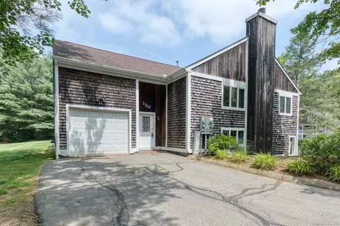 120 Songbird Ln #120, Farmington, CT 06032