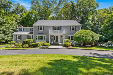 110 White Oak Ln, Stamford, CT 06905
