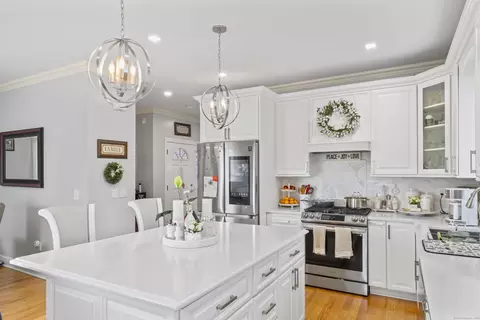 1095 Hope St #B, Stamford, CT 06907