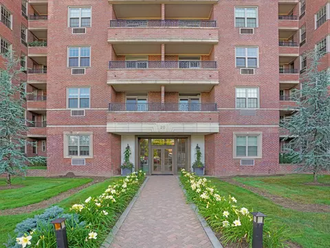 20 Church St #B62, Greenwich, CT 06830