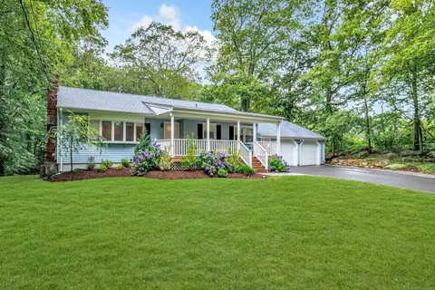 92 Stendahl Dr, Shelton, CT 06484