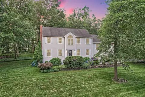 39 Luke St, Prospect, CT 06712