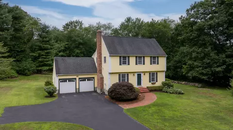 129 Acorn Rd, Madison, CT 06443