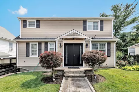 17 Russell St, Ansonia, CT 06401