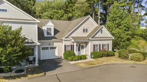 21 Mickel Ln #21, Milford, CT 06461