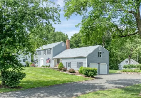 35 Pheasant Ln, Ridgefield, CT 06877